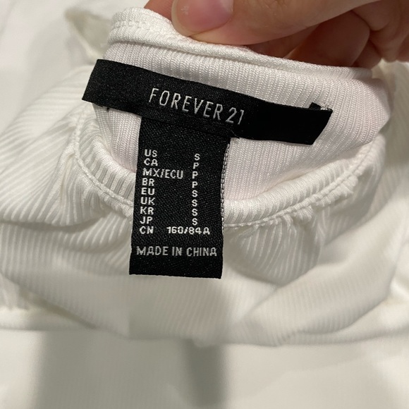 ruched crop top - Picture 4 of 4